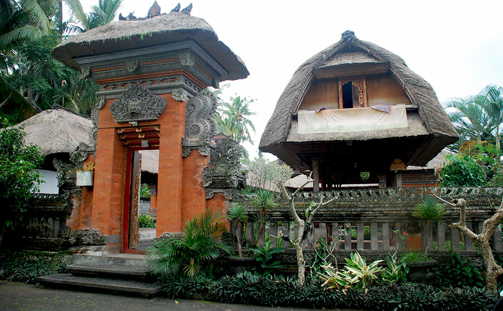 Home stay at Kemenuh Village offers by Bali Budaya.